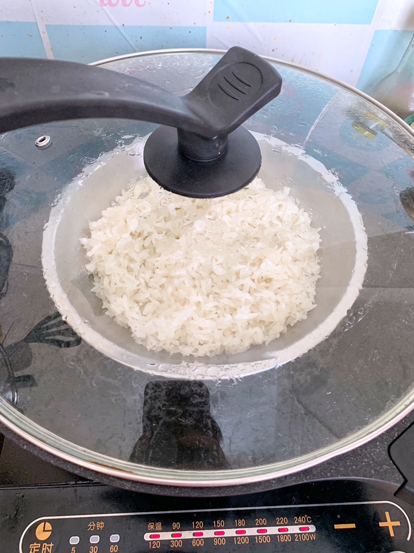 椰子酱芒果糯米饭的做法 步骤1