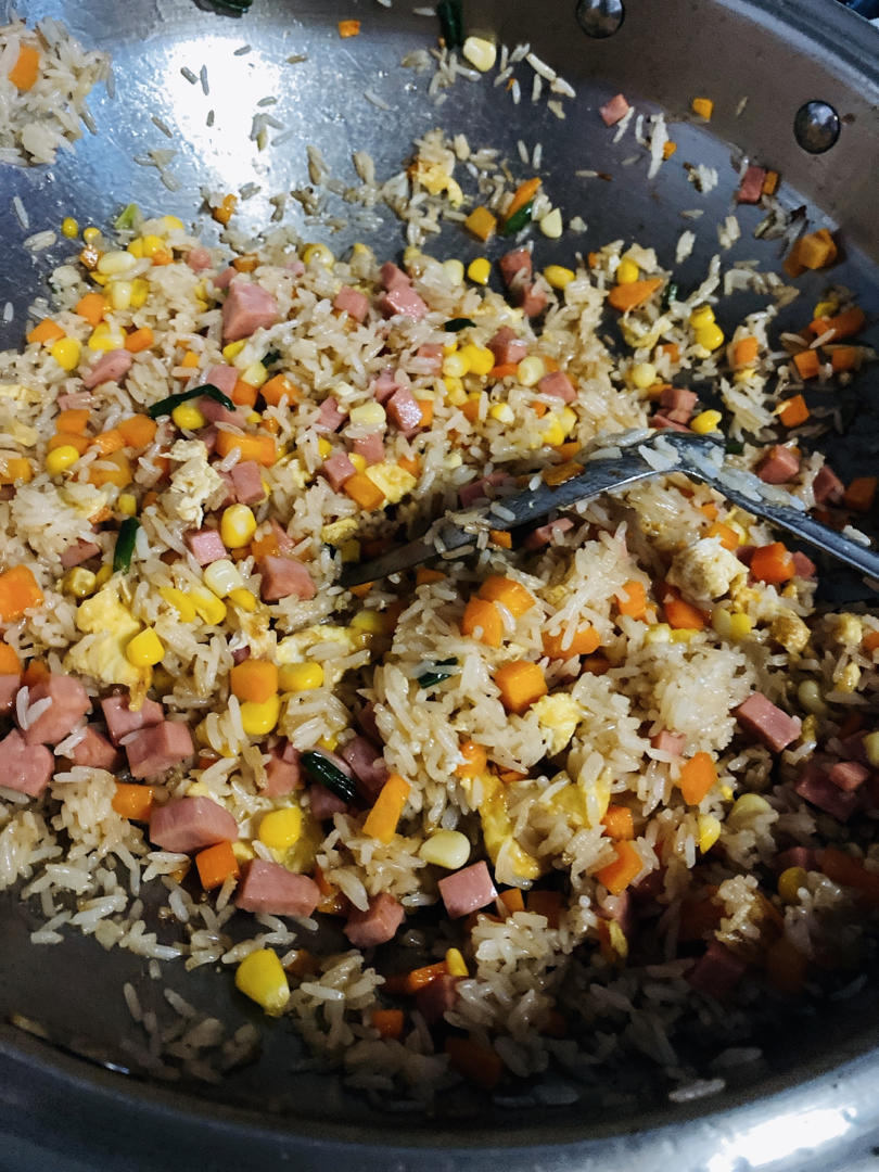 饭 炒米饭 我是yp鸭做的炒米饭赞 米饭,辅料(火腿
