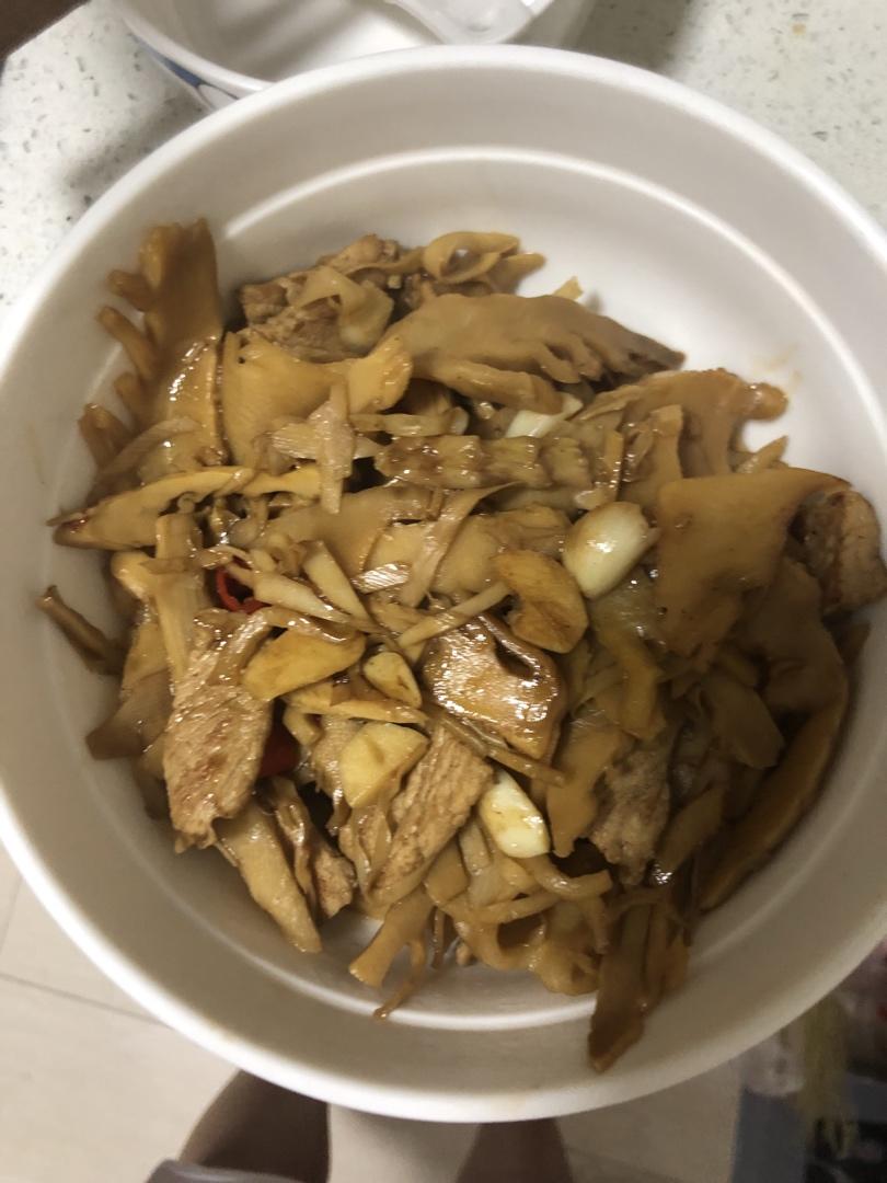 肉香笋鲜的春笋炒五花肉