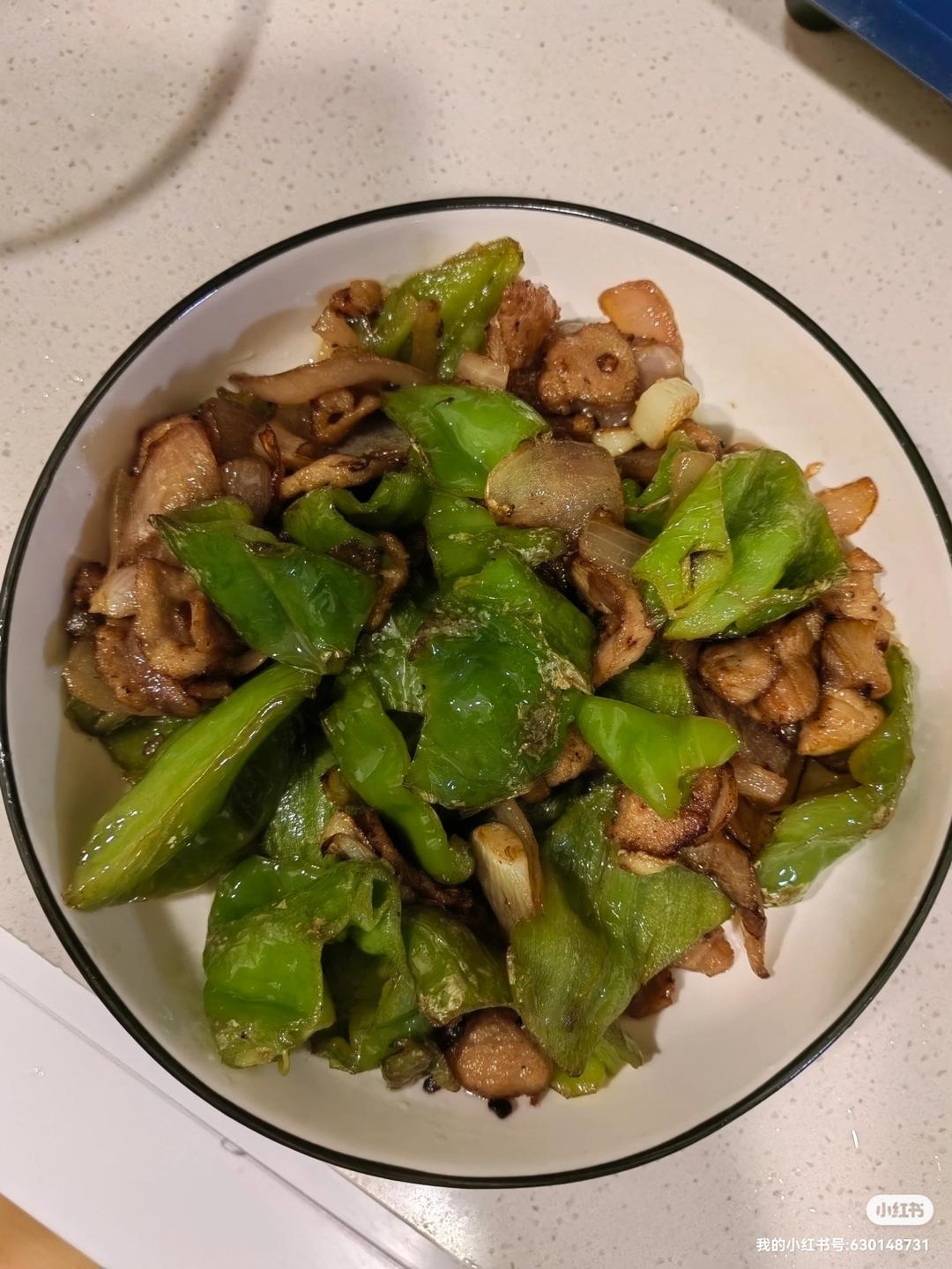 每日一道家常菜-洋葱青椒炒嫩牛肉