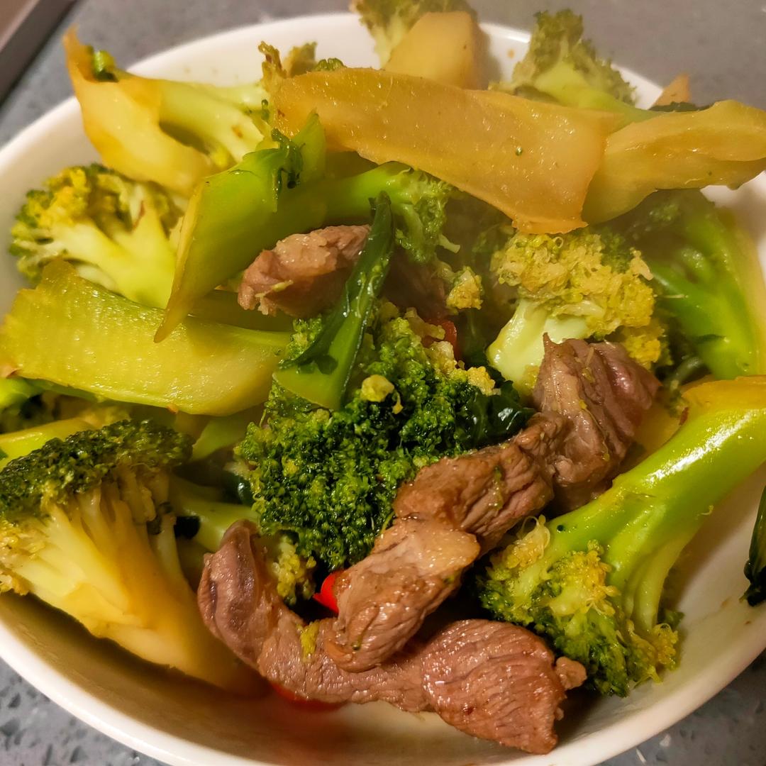 西兰花炒牛肉的做法