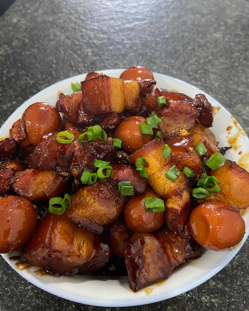 加了鹌鹑蛋后，这盘红烧肉，美味的逆天啦——鹌鹑蛋烧肉（孔瑶食谱）