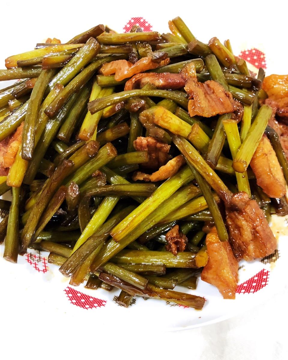 蒜苔红烧肉