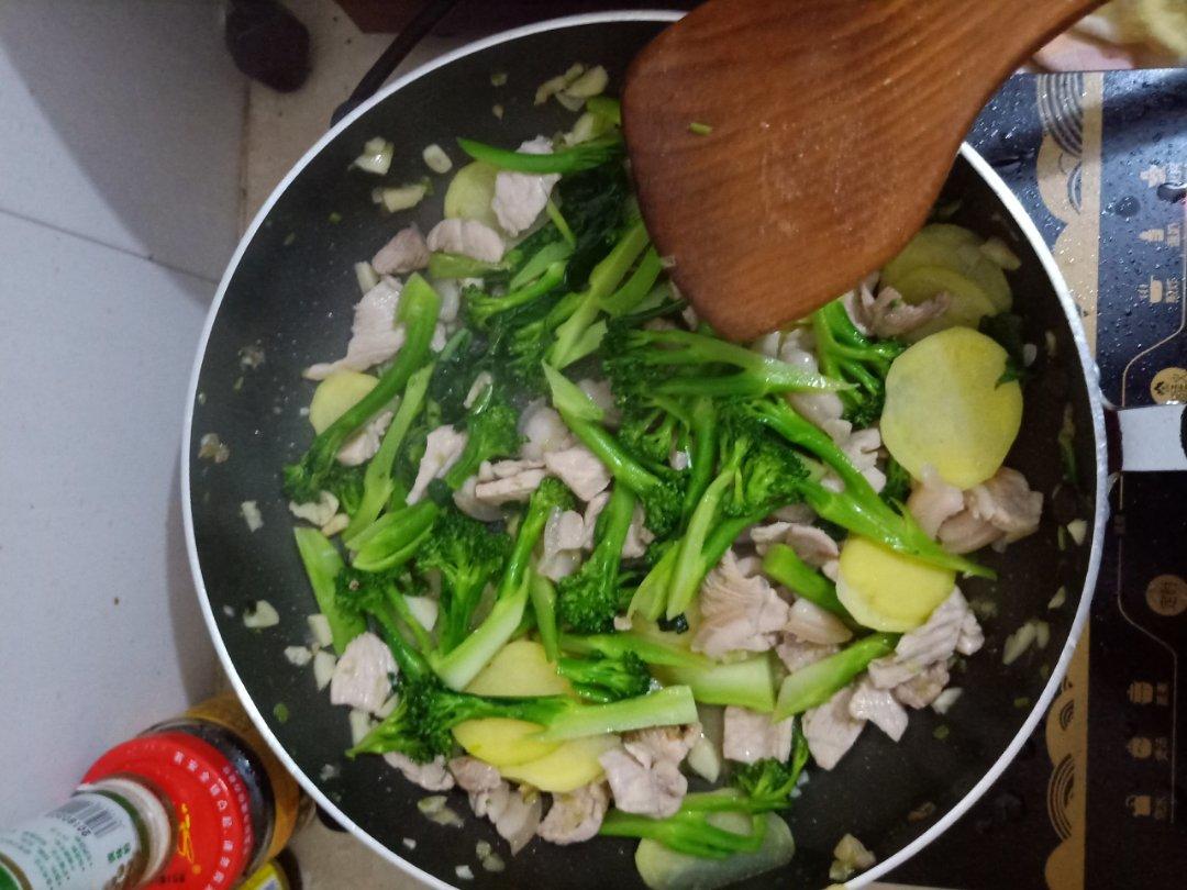 蒜蓉西兰花土豆片