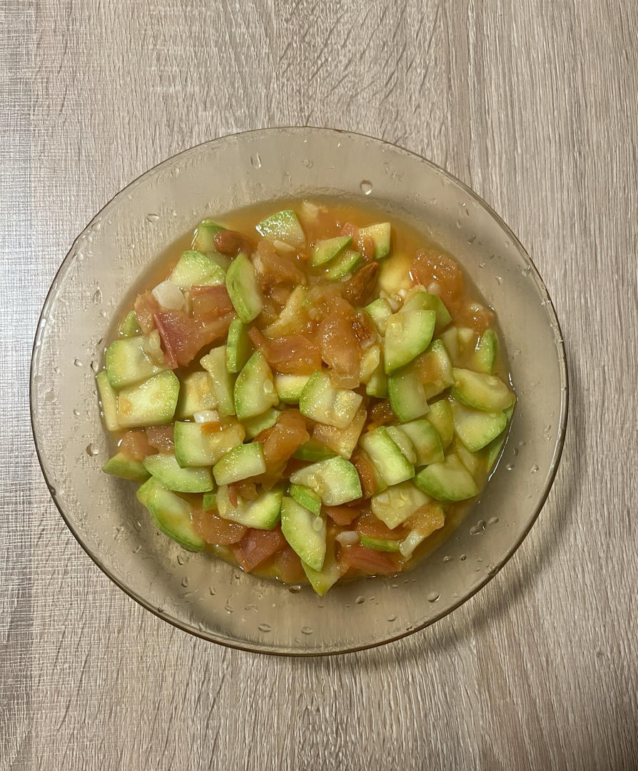 西红柿炒西葫芦