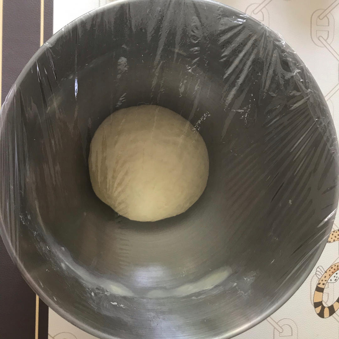 好吃到炸裂的港式菠萝包（附带制作酥皮的小视频）