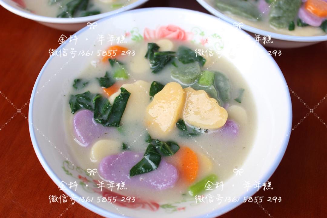 家的味道：青菜肉丝年糕汤