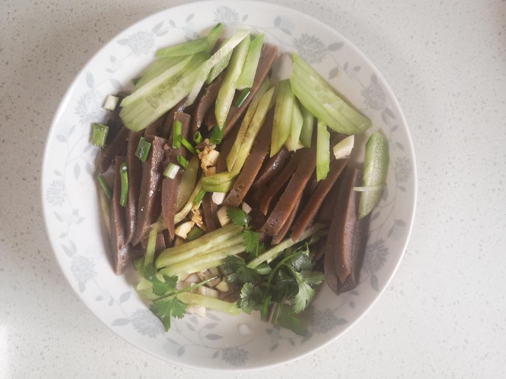 荞麦面粉碗托凉皮的做法