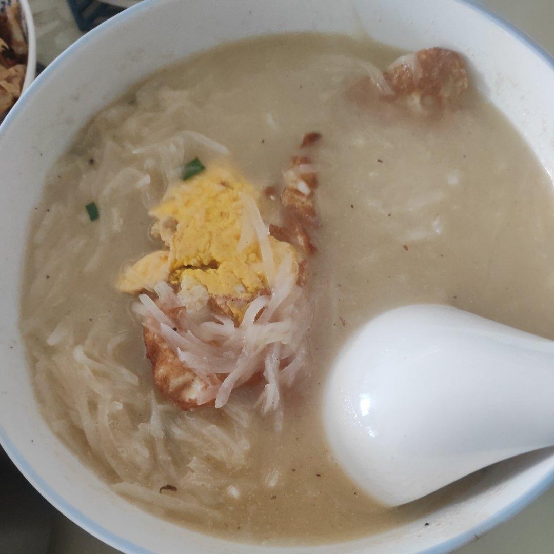 奶白鲜香的萝卜丝煎蛋汤