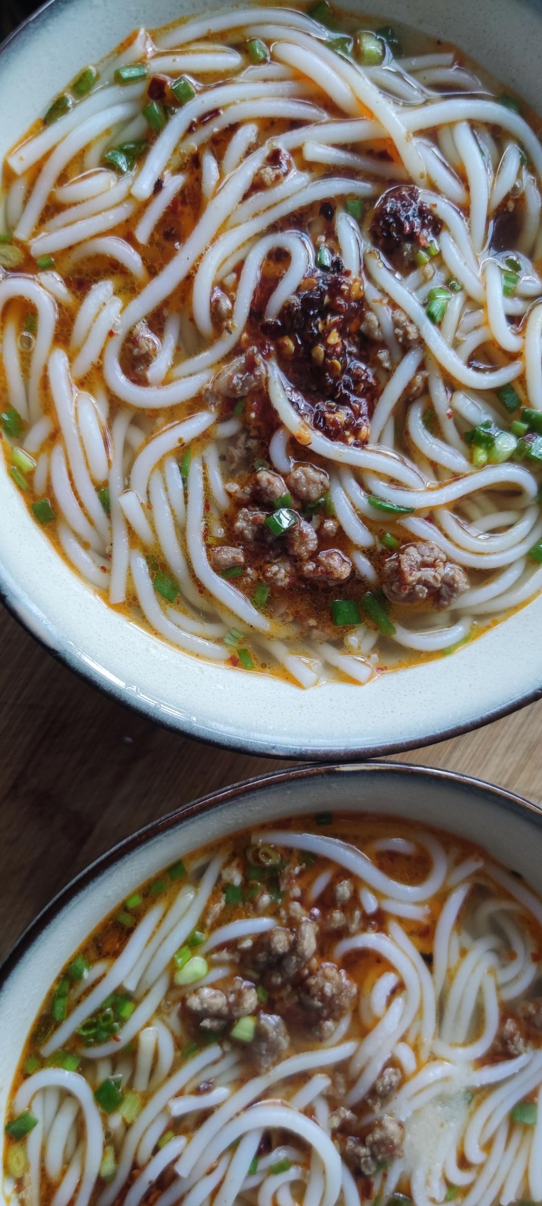 大锅米线（焖肉帽子）