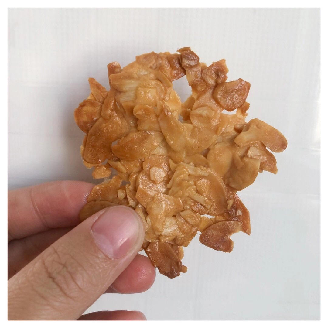 杏仁瓦片饼干