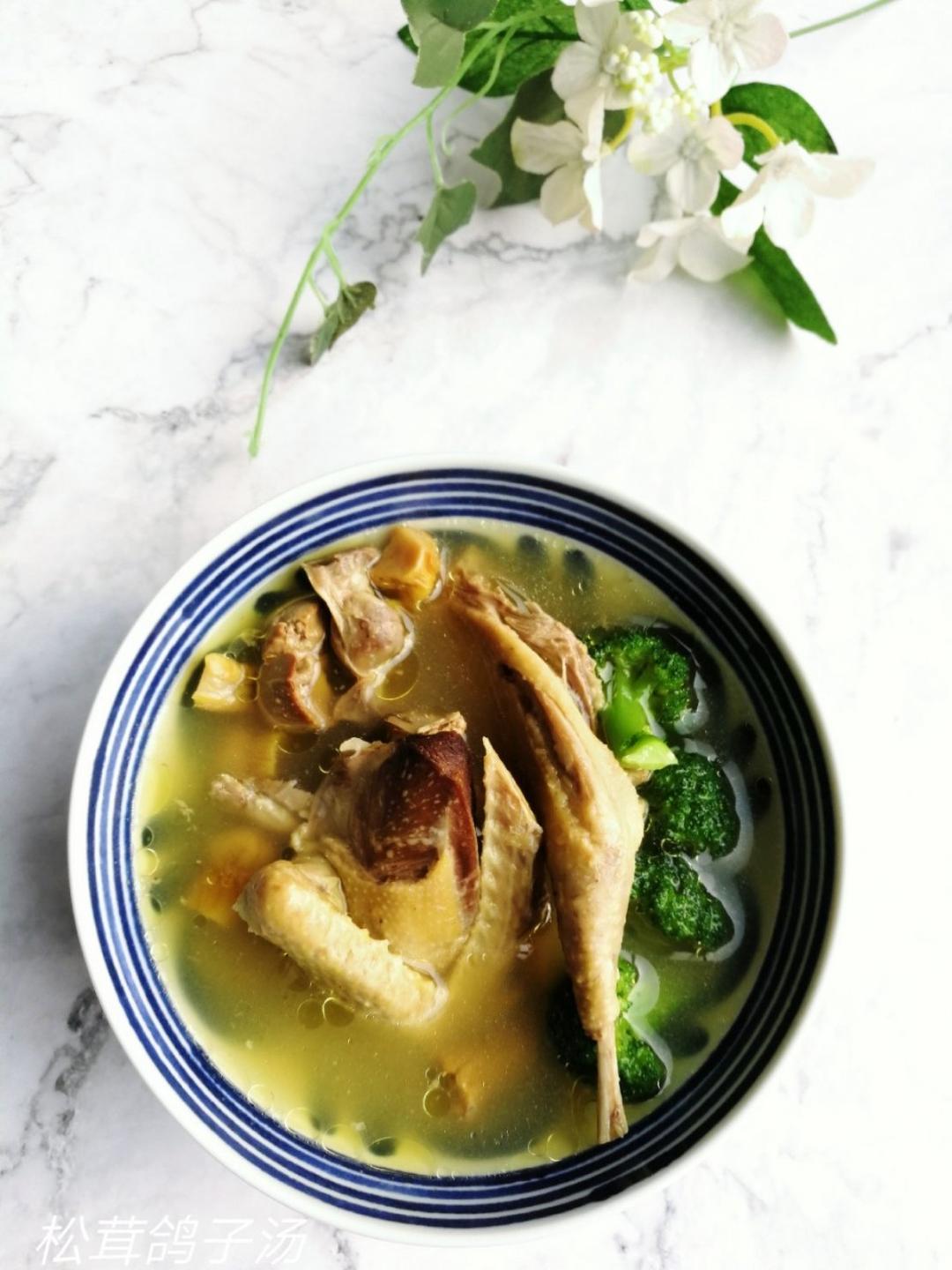 冬日暖阳～猴头菇鸽汤