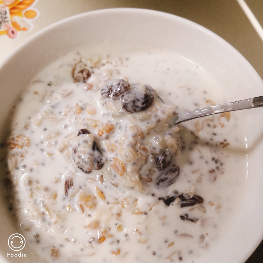 健康早餐chia seed raisin 5 grain hot cereal奇亚籽葡萄干混合燕麦片的做法