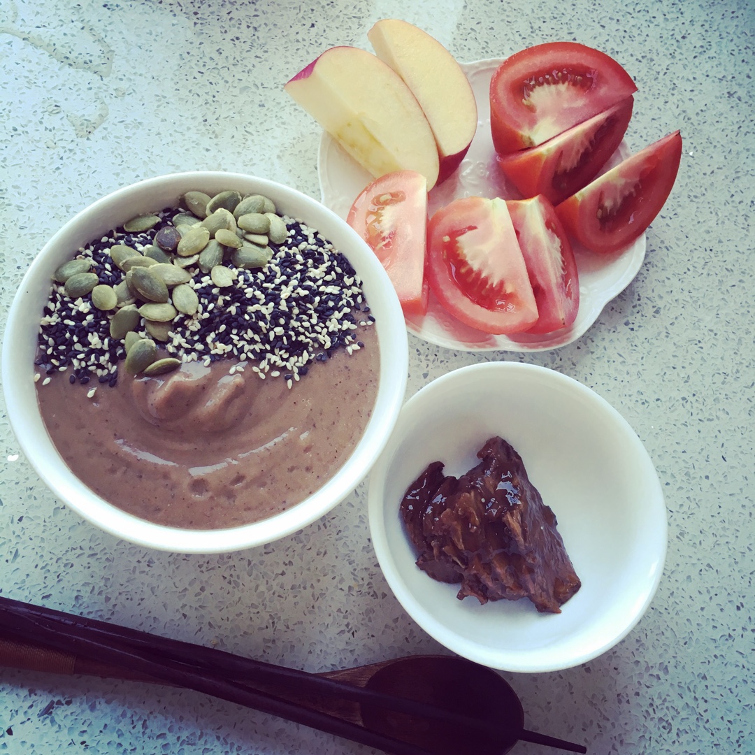 不急不躁吃早餐