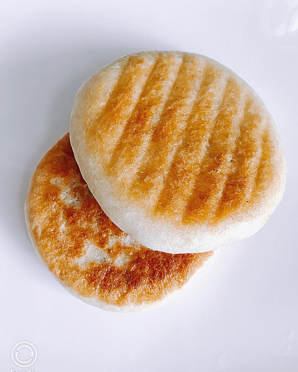 油炸韭菜肉馅油饼