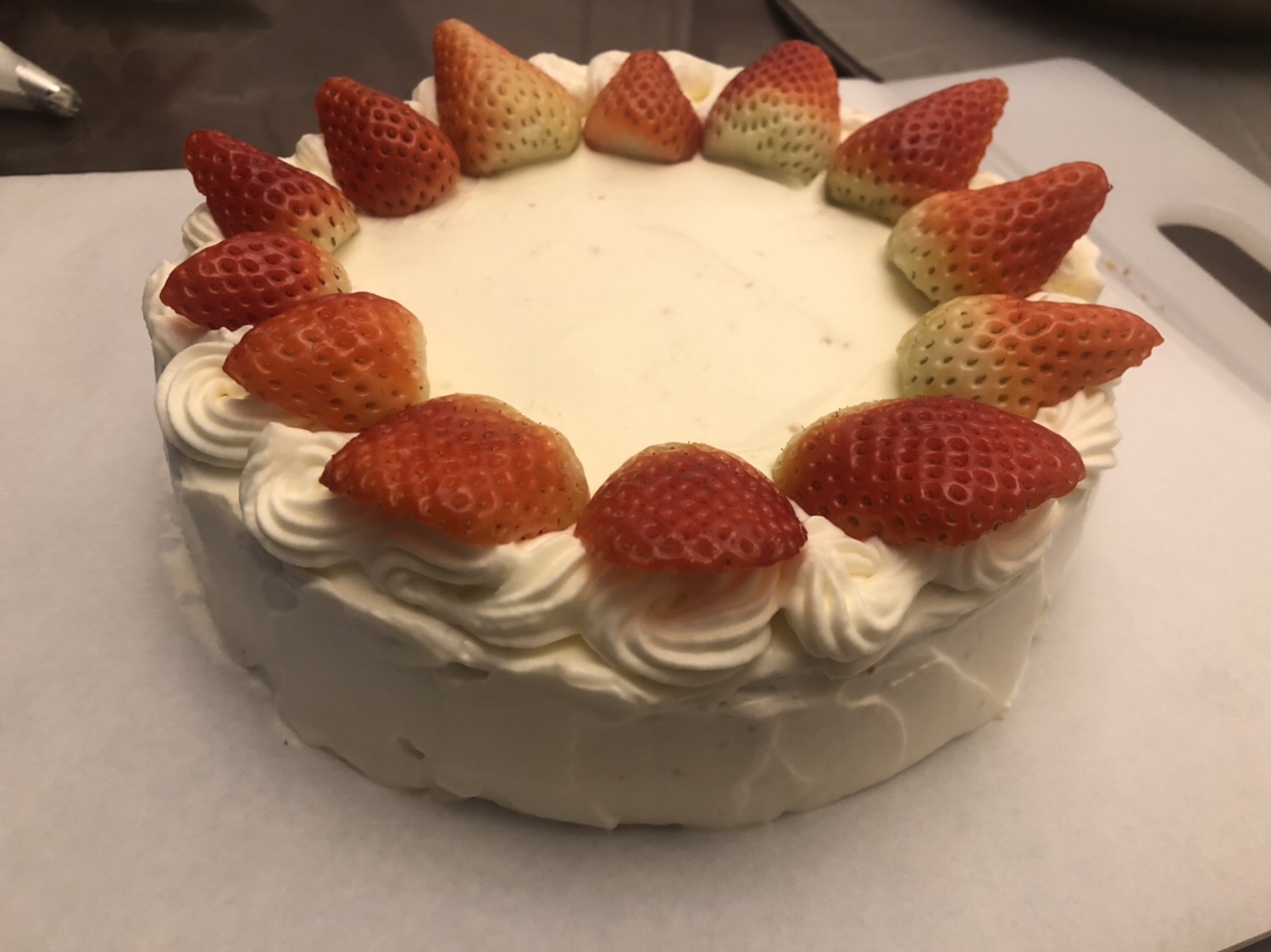 水果生日蛋糕裱花造型的做法 步骤4