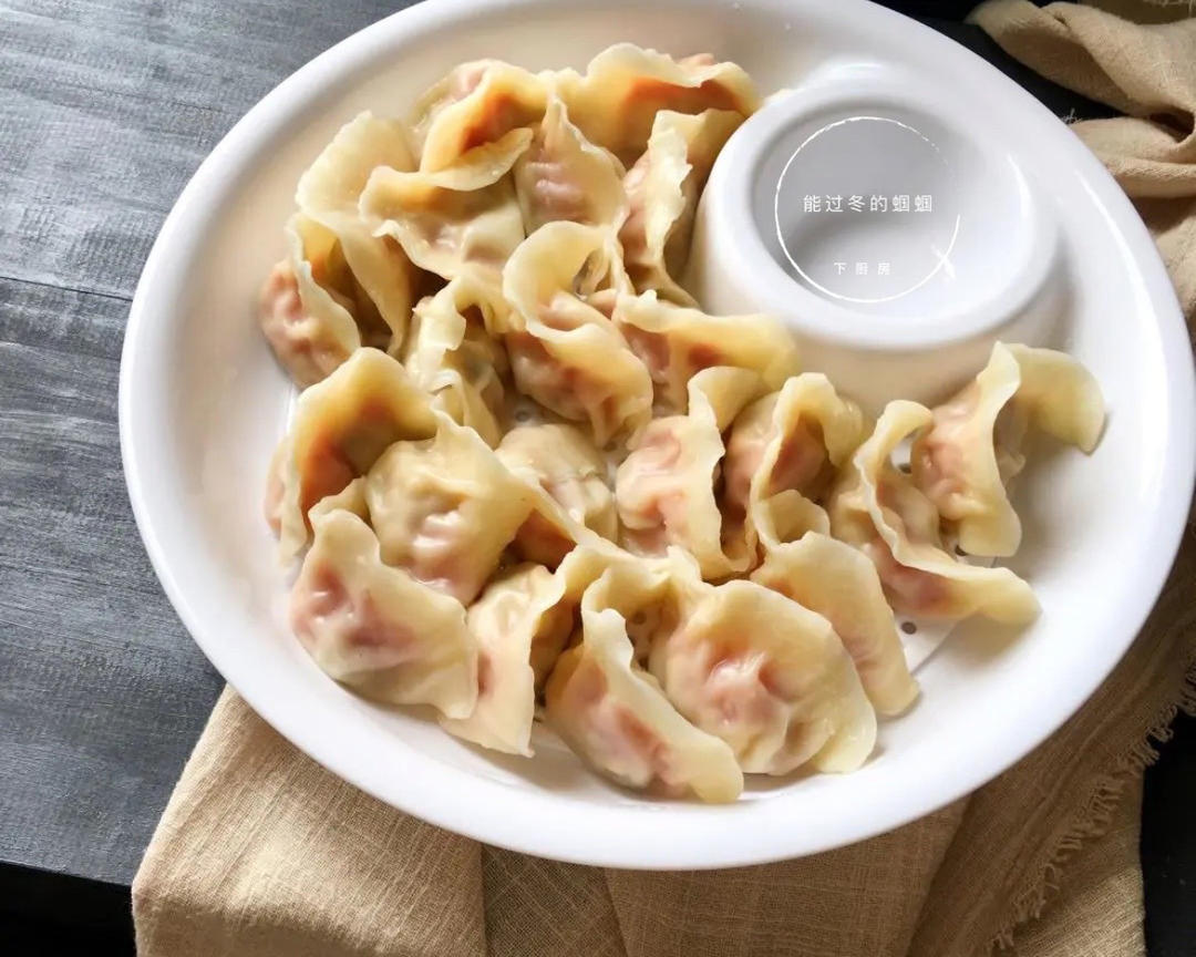 西红柿鸡蛋猪肉馅儿饺子的做法