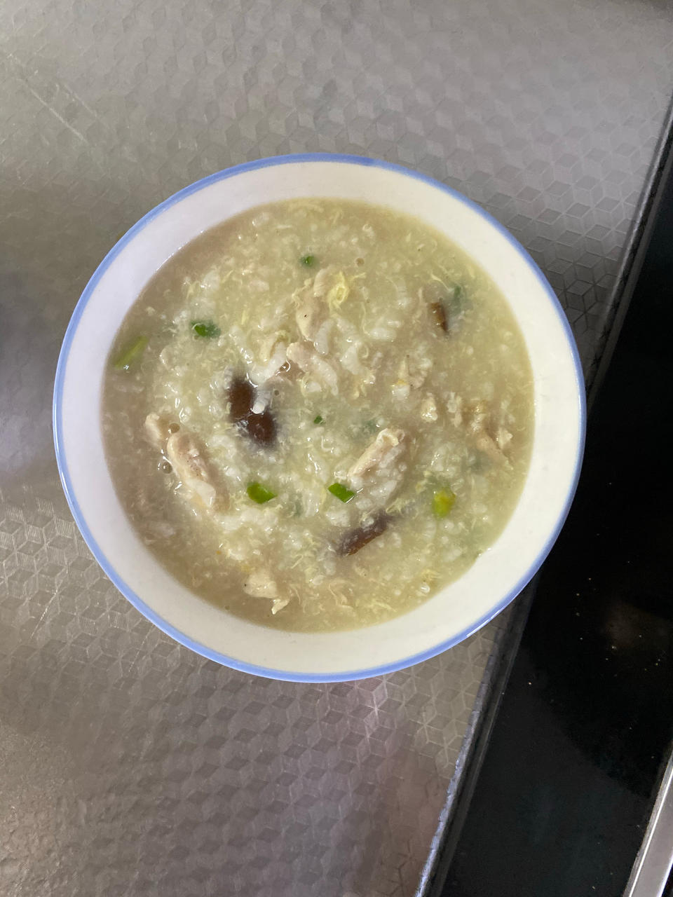 堪比肯德基的香菇鸡肉粥（暖暖的有幸福的味道）