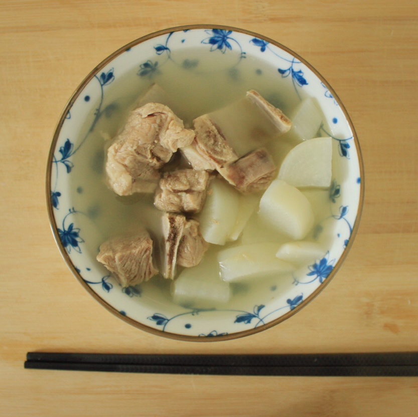 萝卜骨头汤的做法