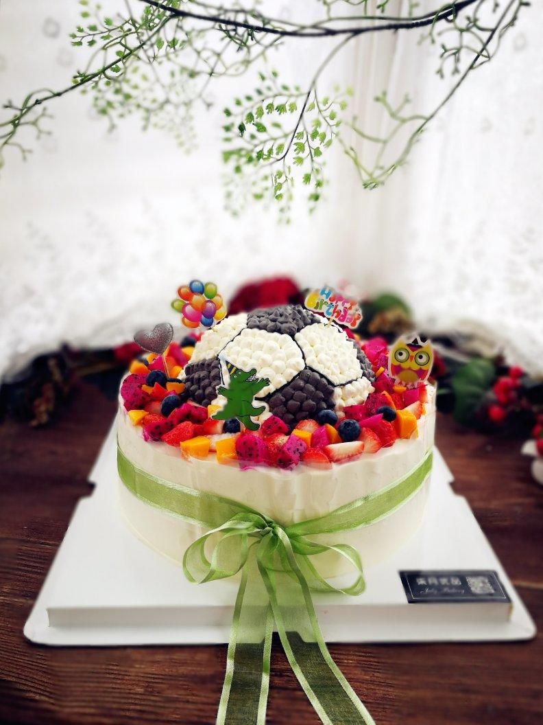 足球酸奶芒果慕斯