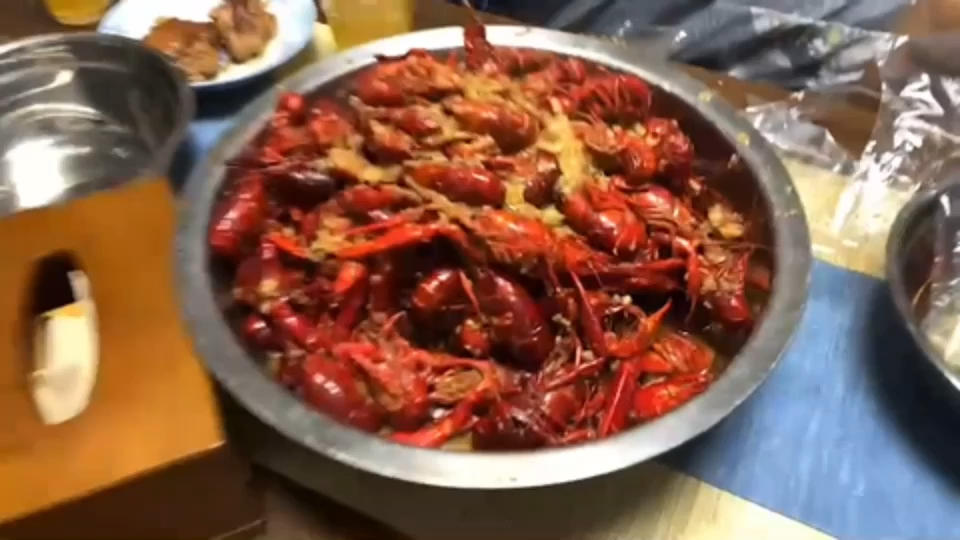 家庭版蒜蓉小龙虾美味不油腻，超好吃的教程来了