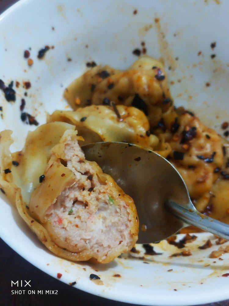 无敌麻辣好吃的干拌馄饨！