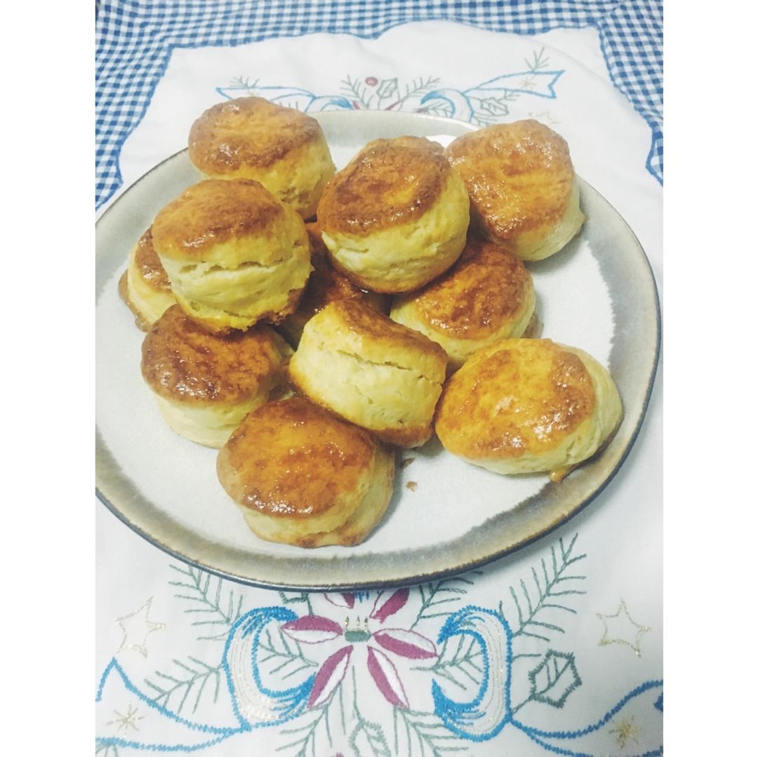 【视频】3分钟 奶油司康Scone(可能是世界上最快手的司康) 消耗淡奶油～