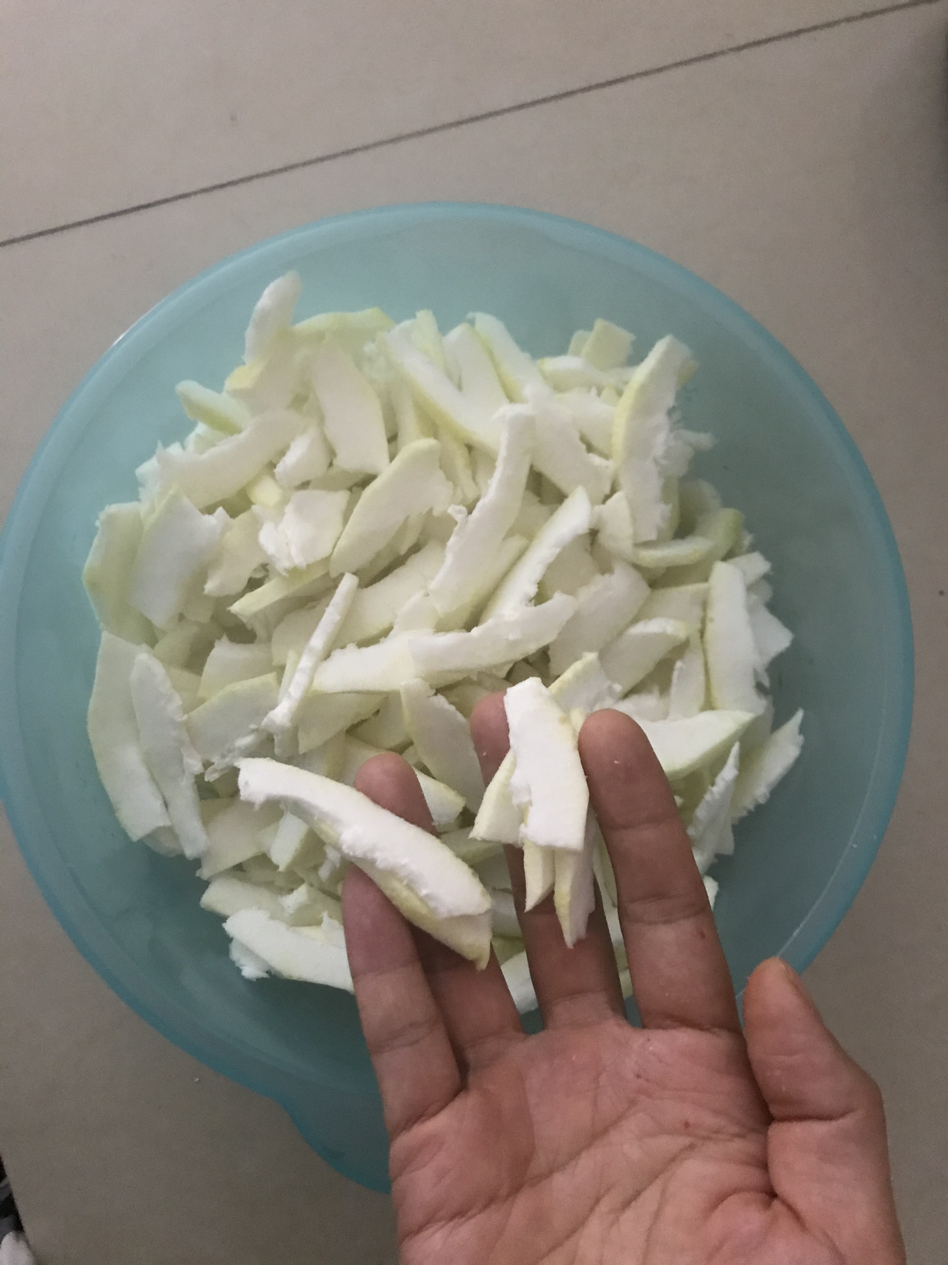 素炒柚子皮的做法 步骤1