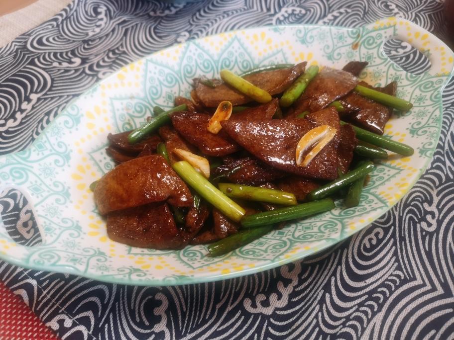 蒜片生炒肝的做法