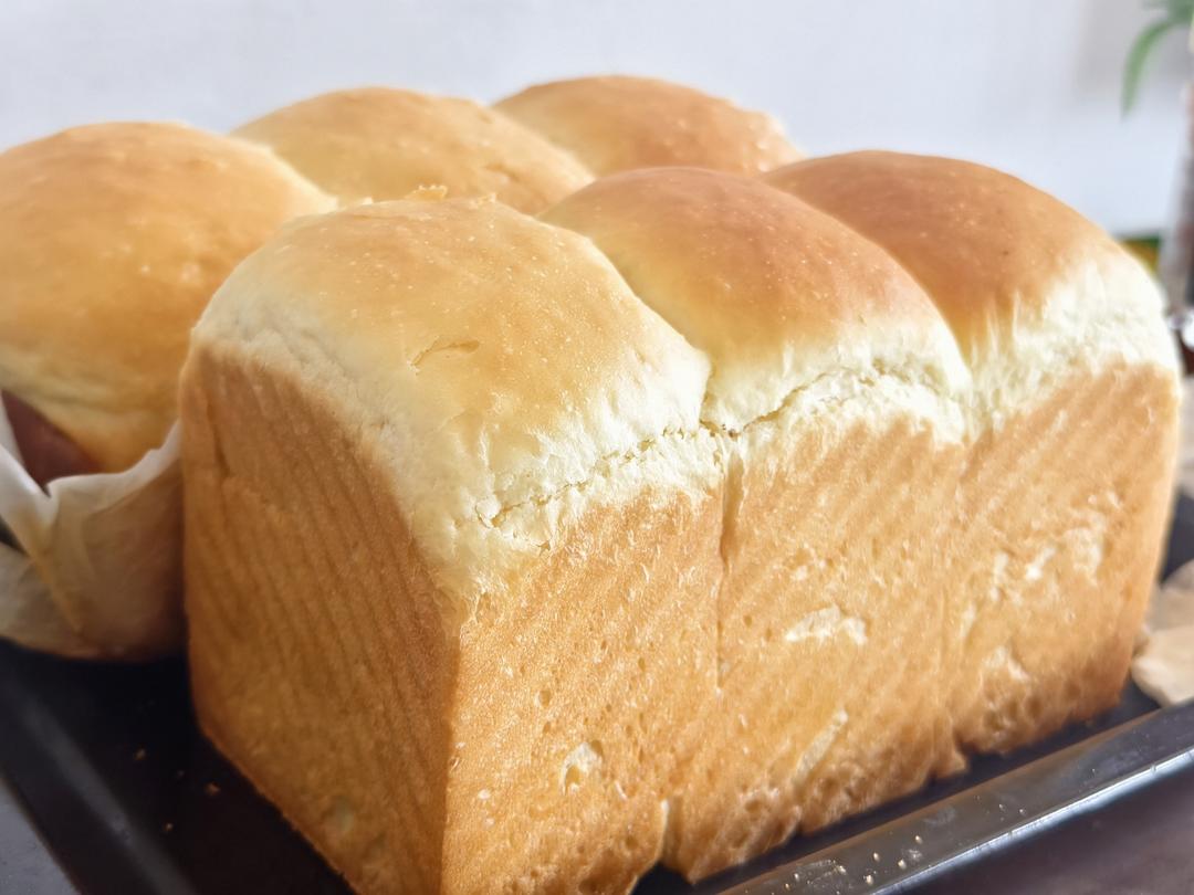 奶香纯粹的重料淡奶油吐司