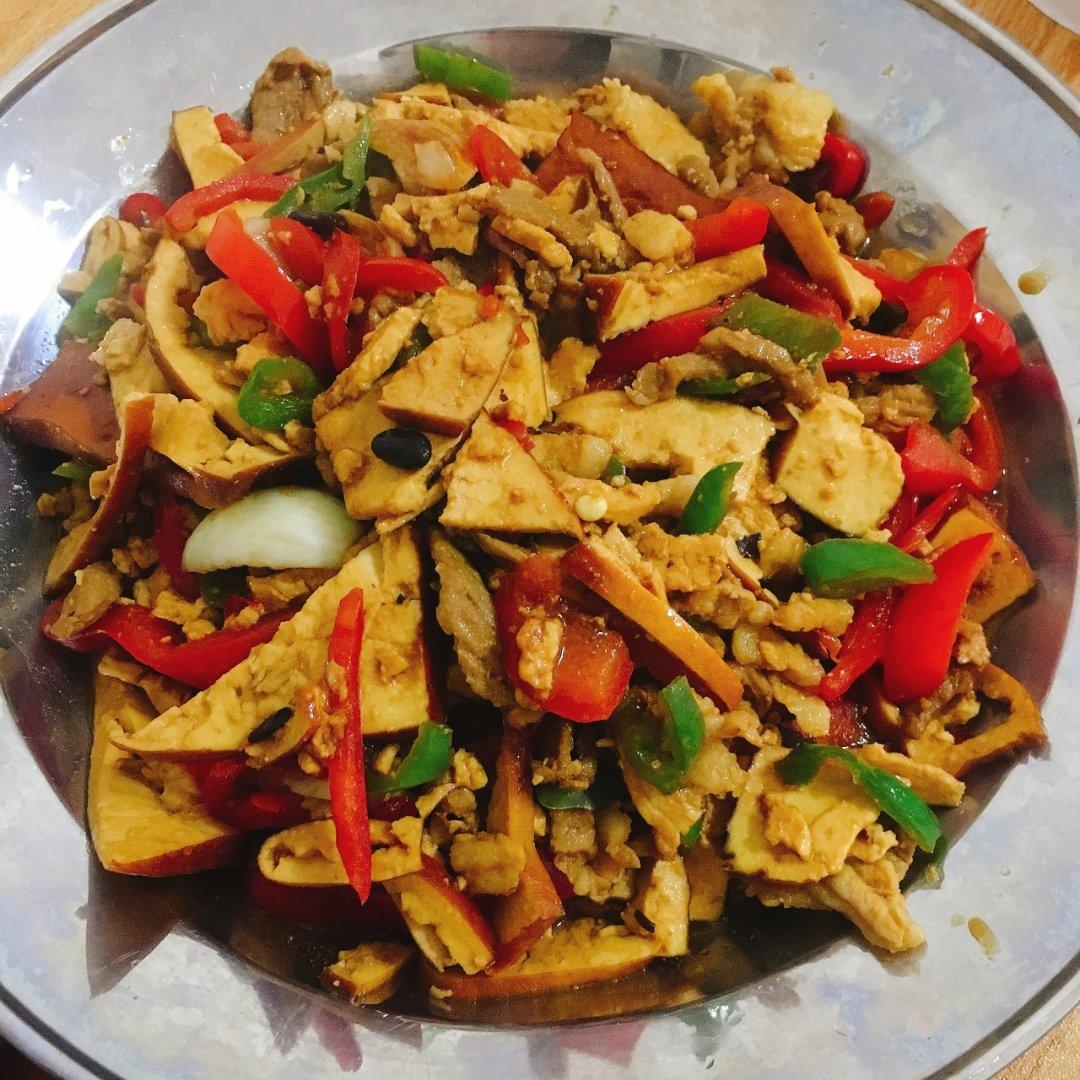 香干辣椒炒肉~  真的好吃爆了