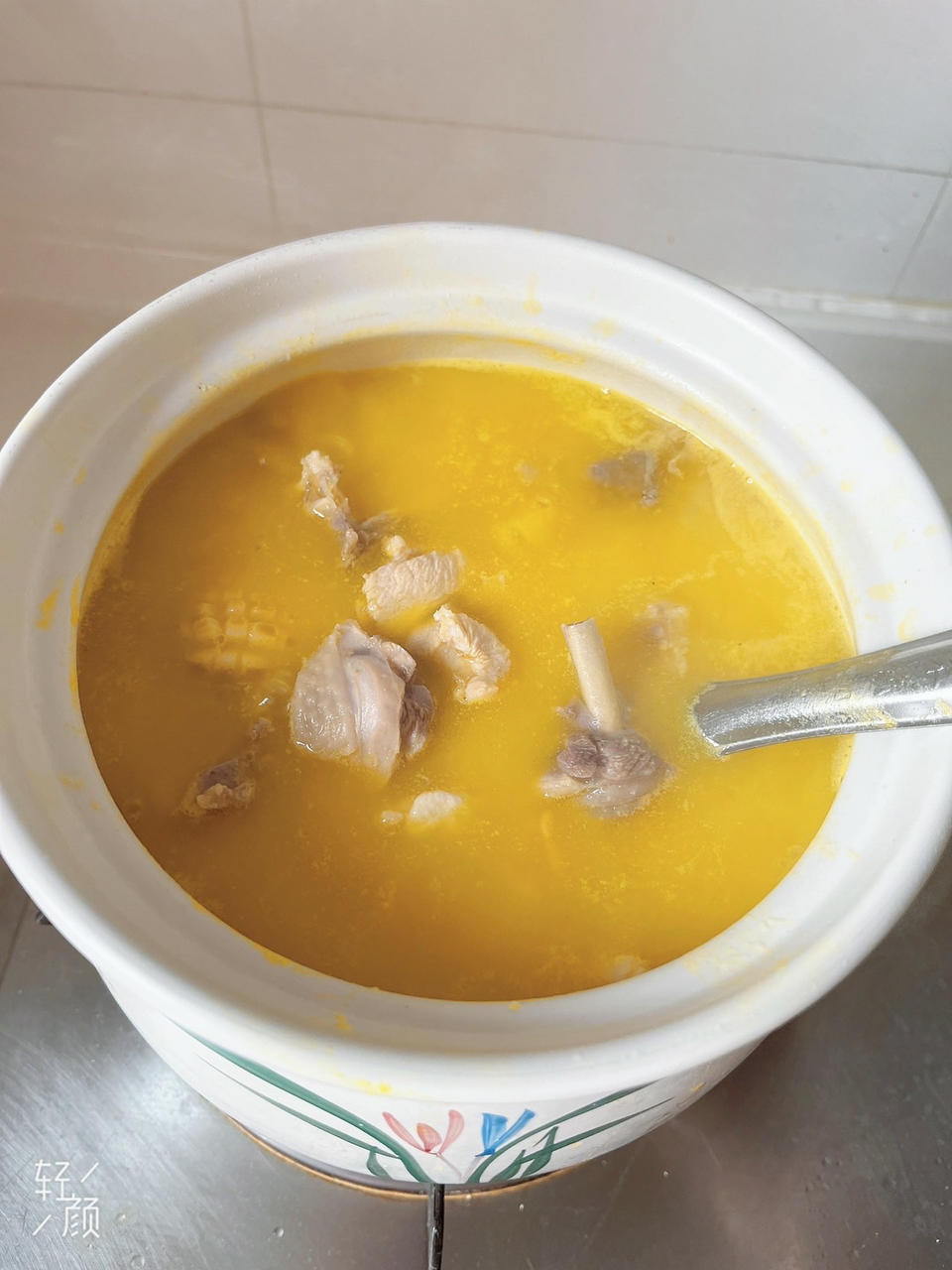 金汤花胶炖鸡煲