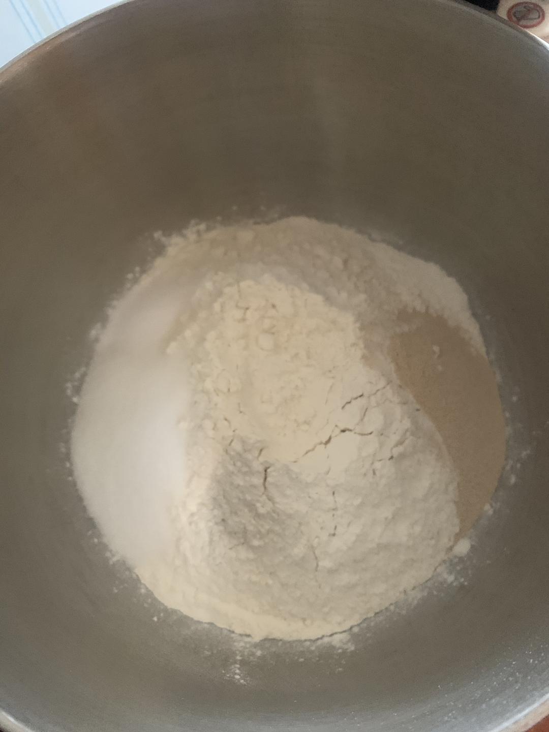 纯奶手撕吐司的做法 步骤1