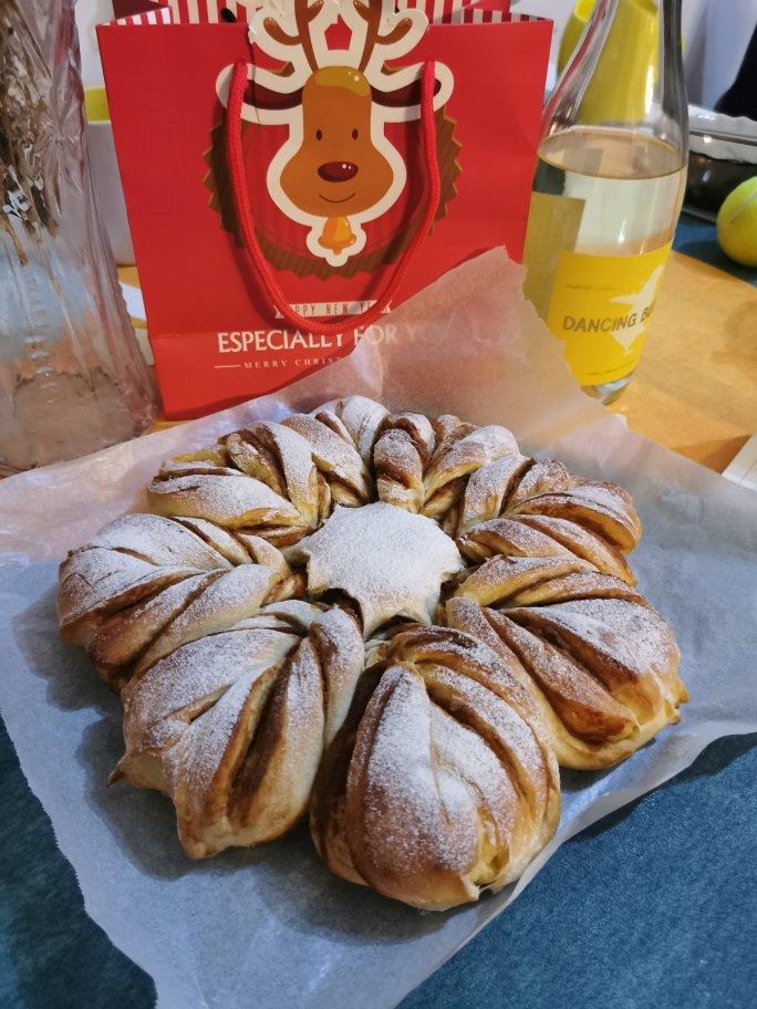 ins风圣诞节雪花豆沙面包---错过了夏天的风秋天的雨 不能再错过冬天的雪花