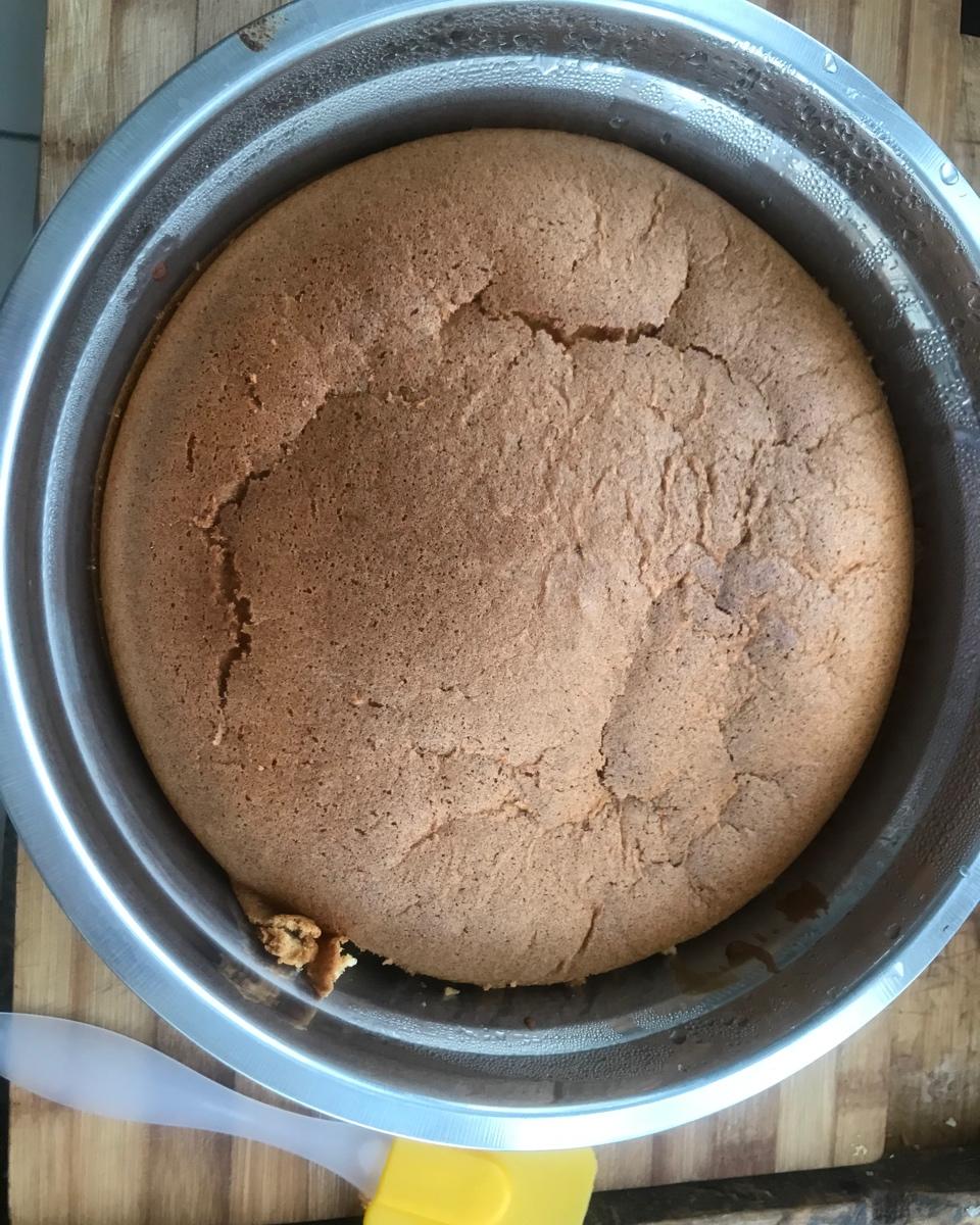 烤箱做蛋糕（戚风蛋糕的做法）