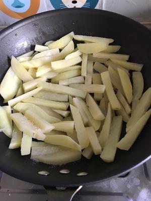椒盐土豆条～狼牙土豆简易版的做法 步骤3