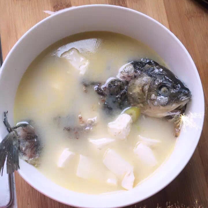 鲫鱼豆腐汤