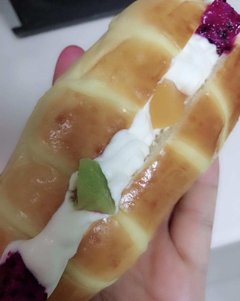 奶油毛毛虫面包