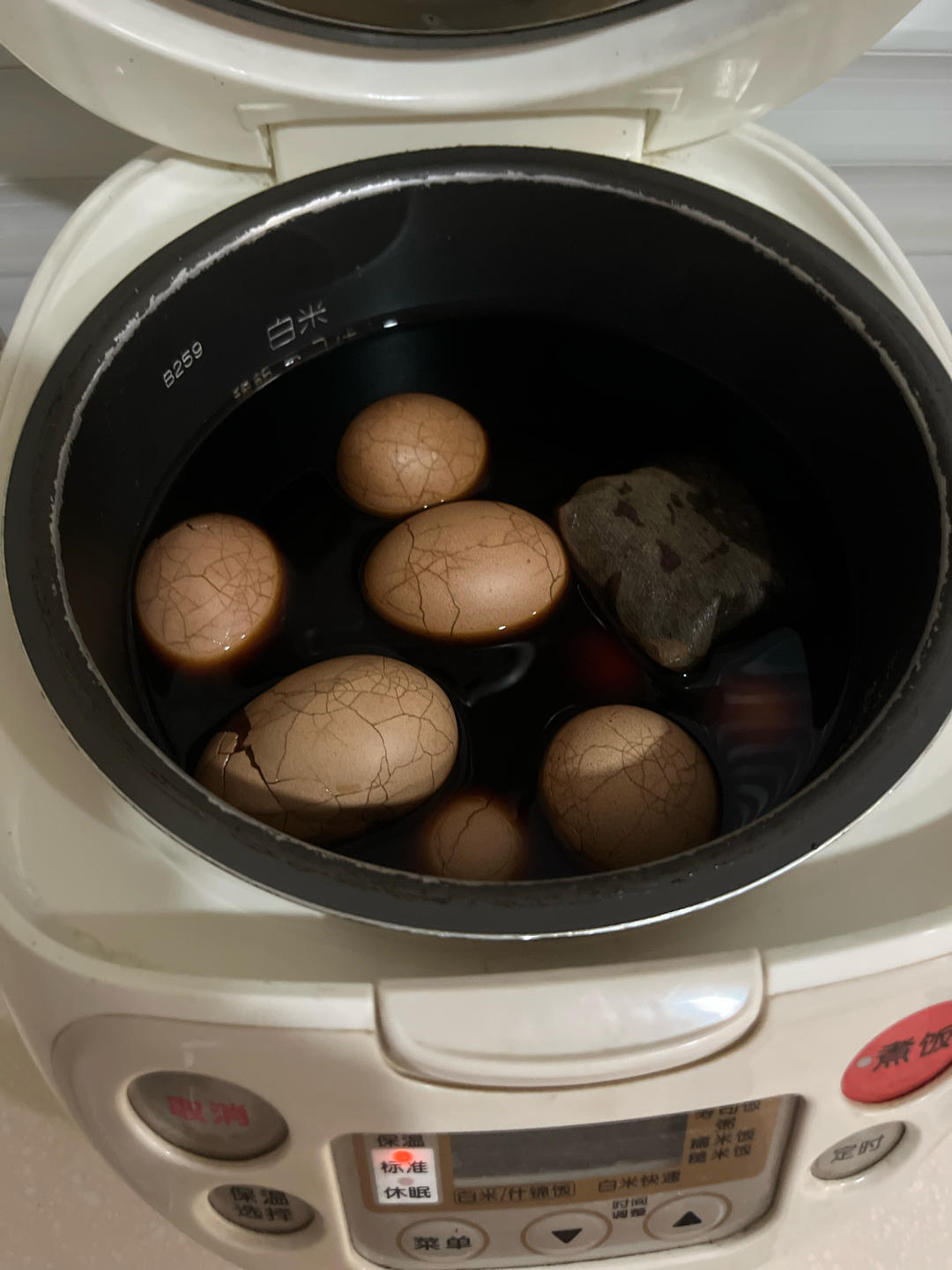 电饭煲煮五香茶叶蛋