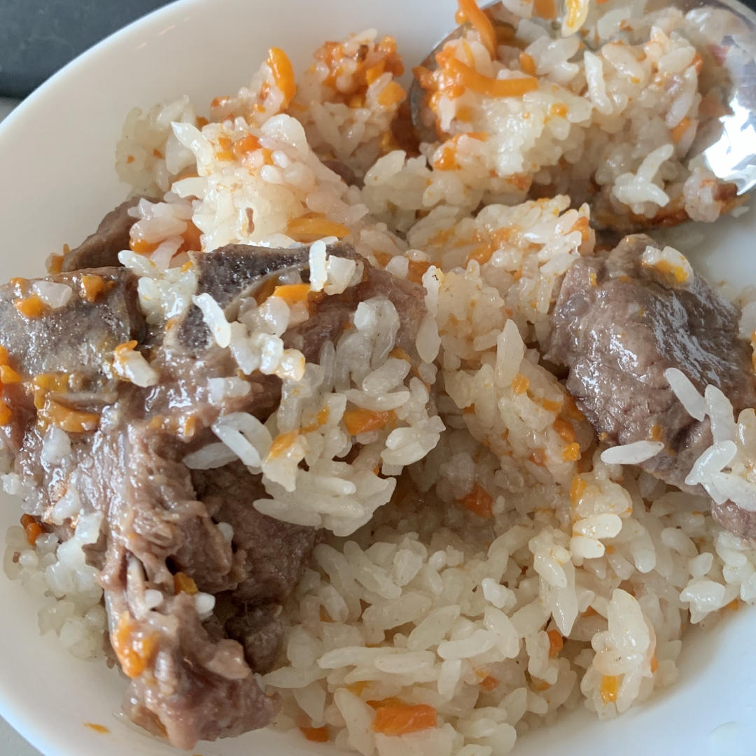 新疆羊排抓饭