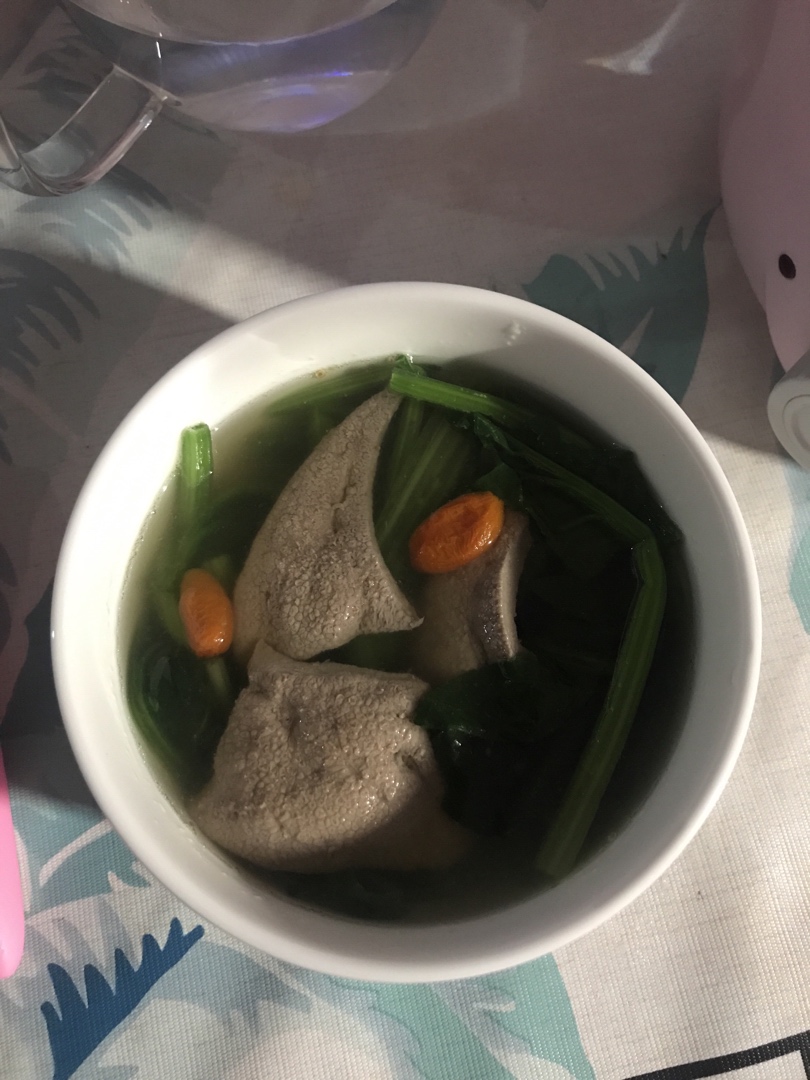 营养补血菠菜猪肝汤