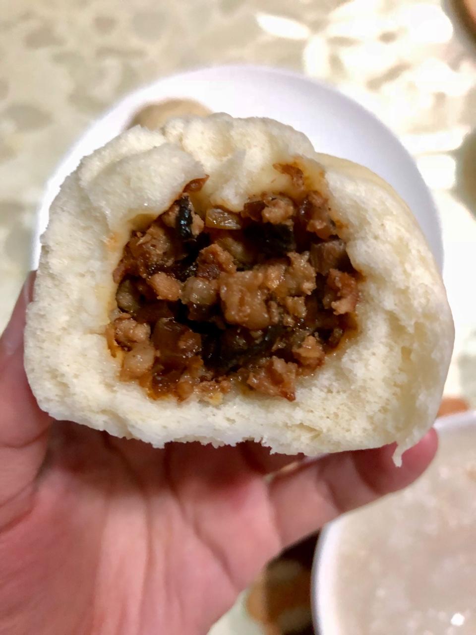 芽菜肉臊包子