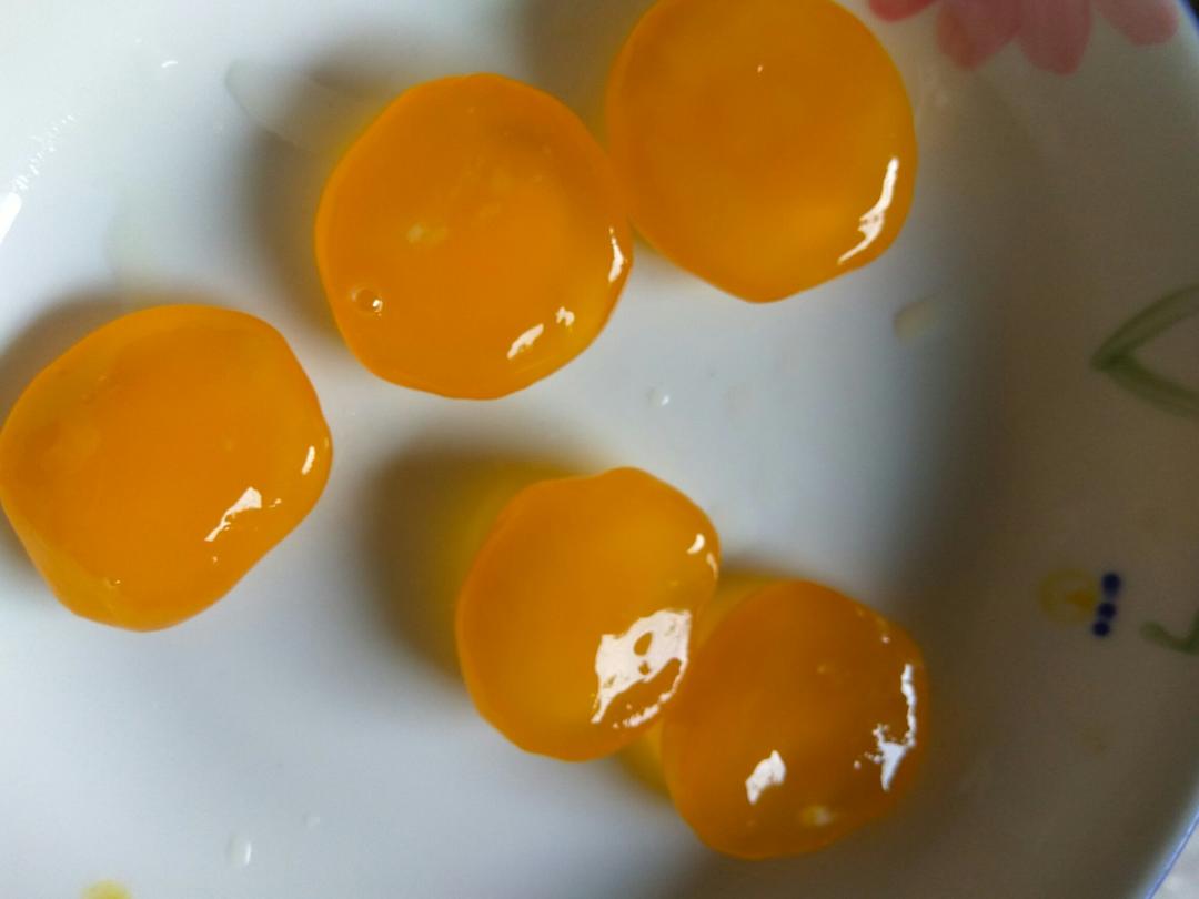 腌咸蛋黄