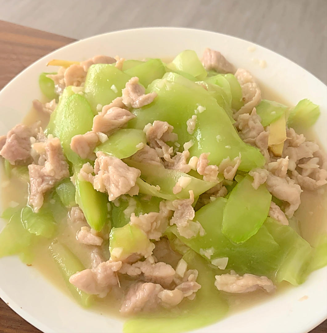 青笋炒肉（不用料酒肉也能又嫩又不腥气）