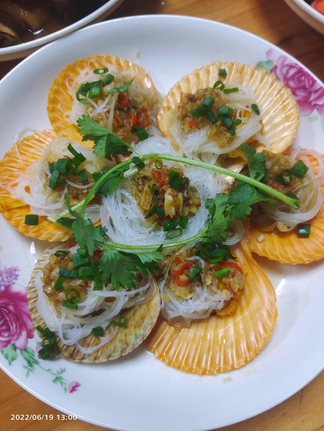 零失败的蒜蓉粉丝蒸扇贝