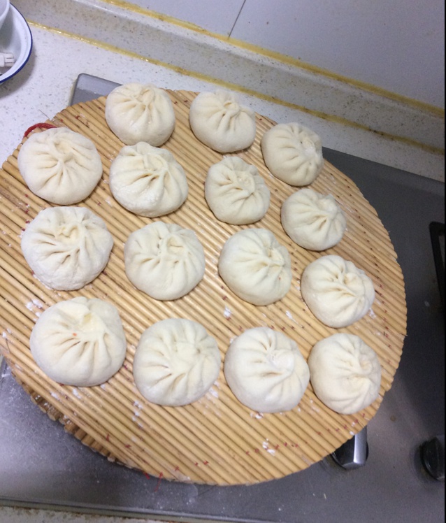 鲜美多汁的洋葱牛肉包子