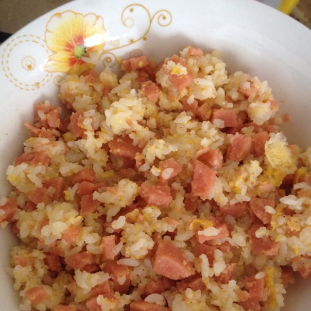 香肠蛋炒饭