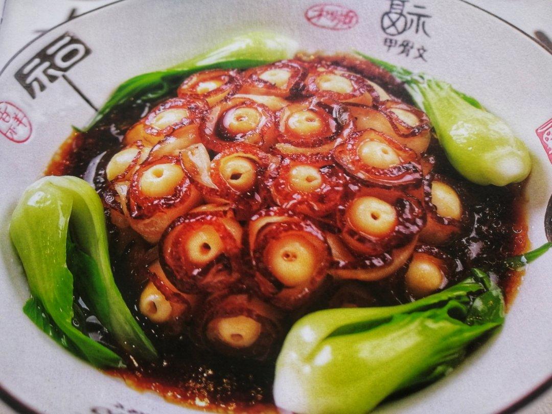 龙眼烧白（颜色红润、质地软糯、味道香甜、肥而不腻）
