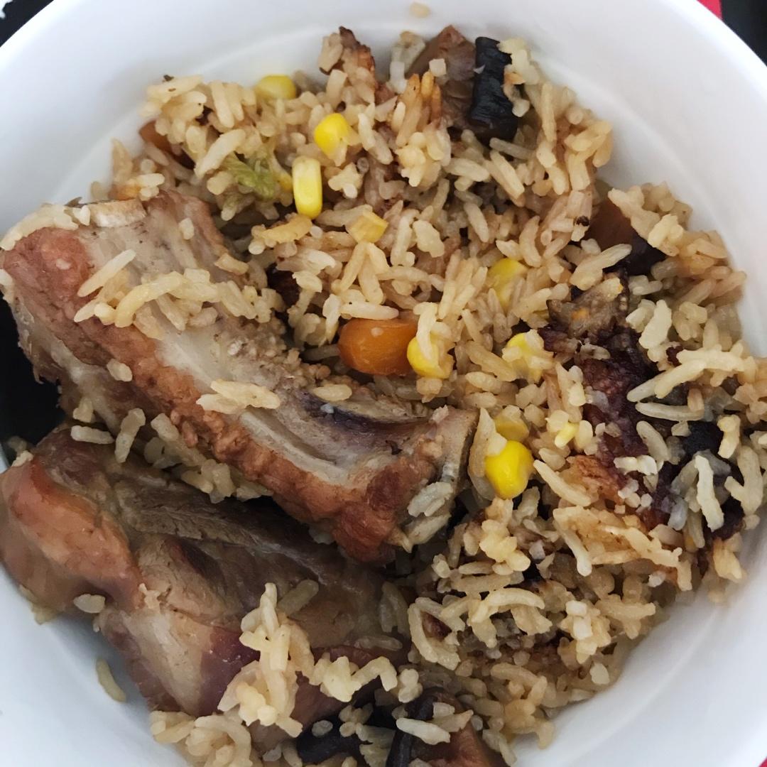 喷香排骨焖饭（爆好吃）