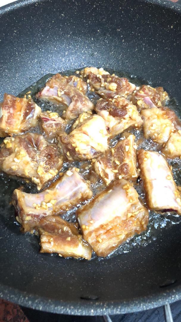 蒜香排骨